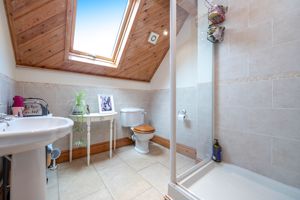 En-suite- click for photo gallery